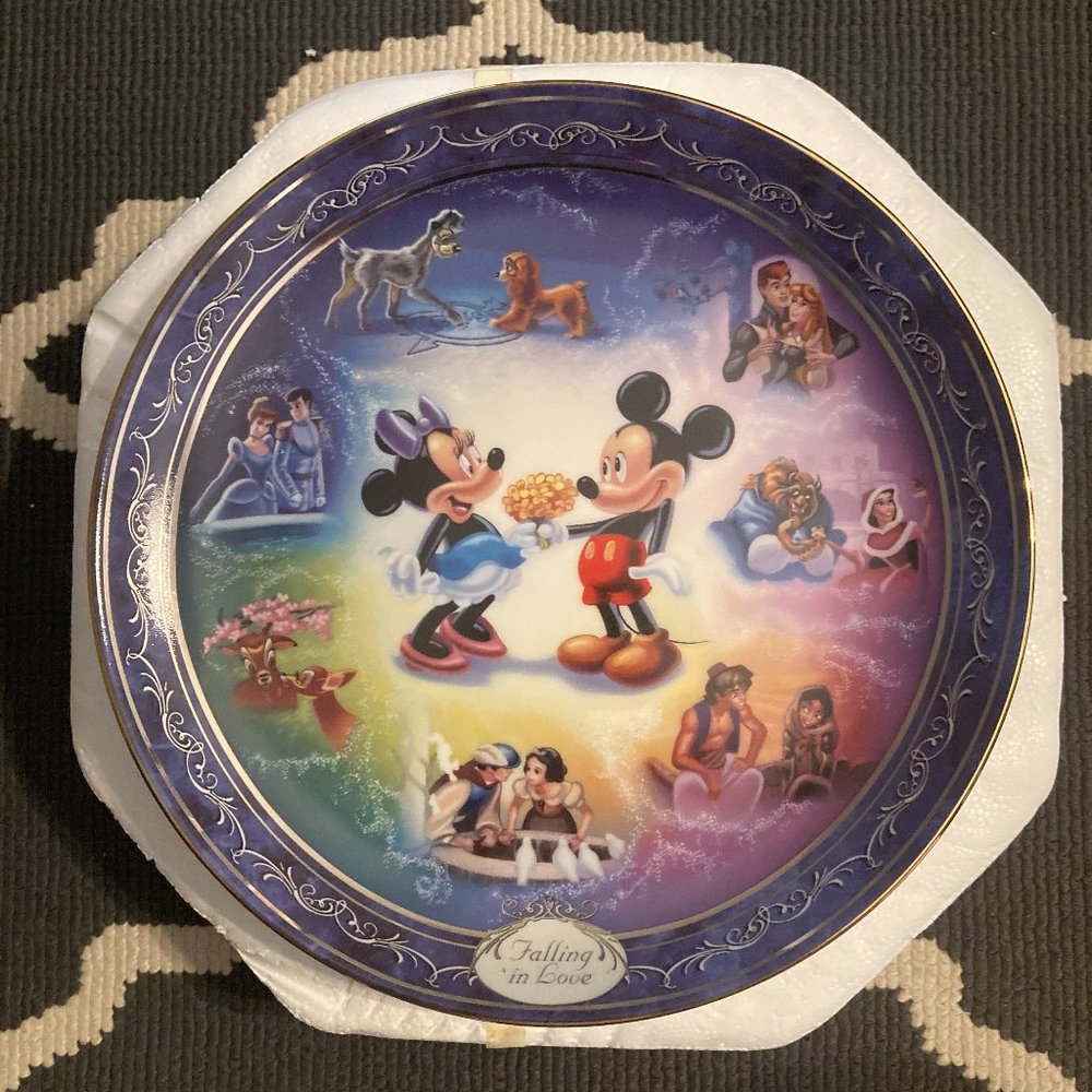 Disney Bradford Exchange Plate "Falling in Love"